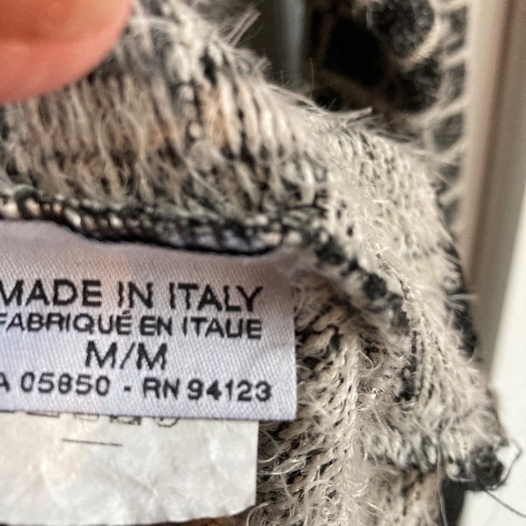 FEMME FATALE SOFT SWEATER - Picture 5 of 5